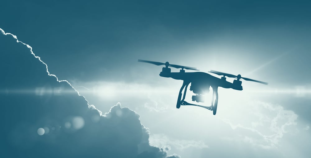 Drönare på en blå himmel