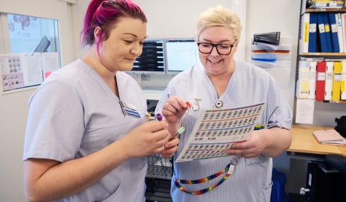 Ann-Sofie Johansson, sjuksköterska med kollega